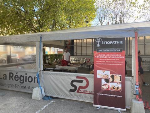 stand étiopathique au village des course de la ronde des Grangeons